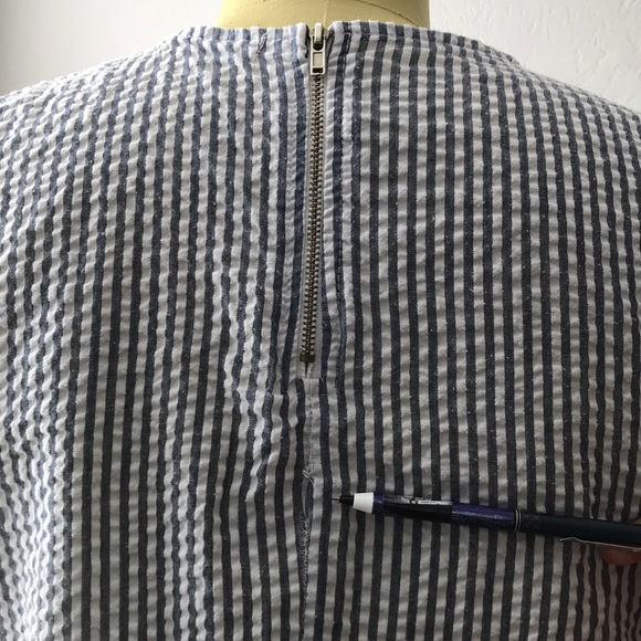 The Hanger Med. Blue/White Striped Seersucker Top - Picture 7 of 8